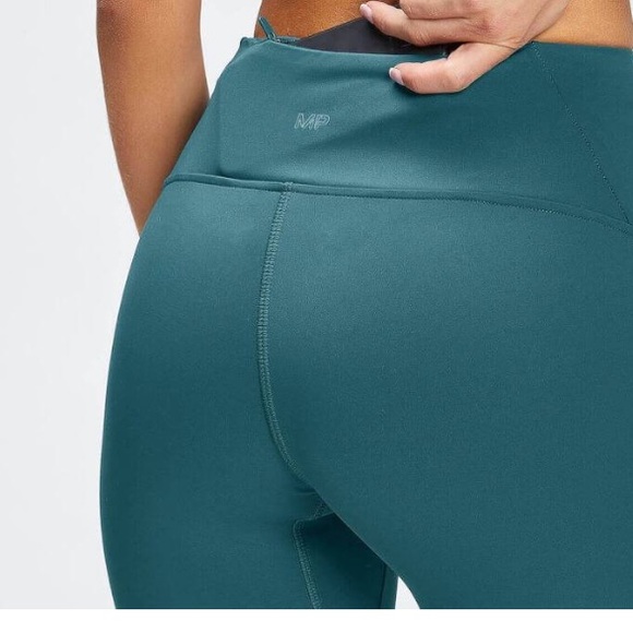 My Protein | Deep teal Velocity reflective sportswear leggings with phone pocket - Picture 5 of 10